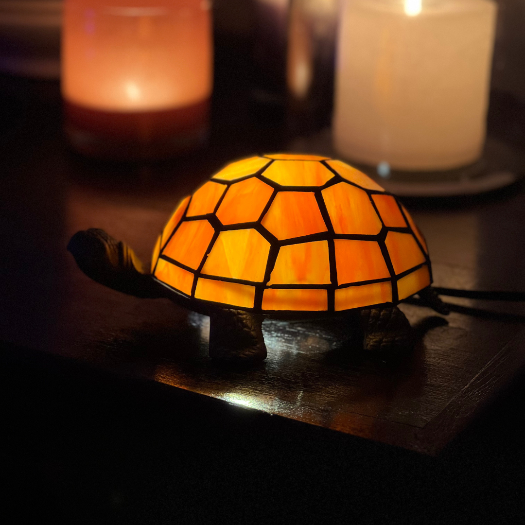 Sköldpadda lampa, dekorationsbelysning, tiffany lampa, tiffany glas, tiffany sköldpadda, Sköldpadda belysning, Tiffany bordslampa,