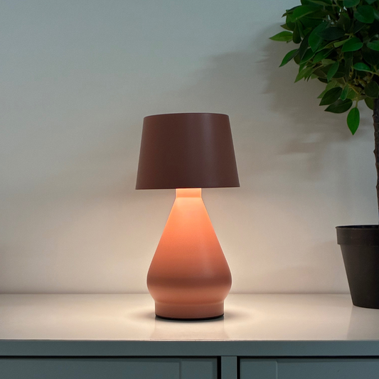 Stilren bordslampa trådlös, portabel bordslampa, röd bordslampa, mysig bordslampa, stilren bordsbelysning, 