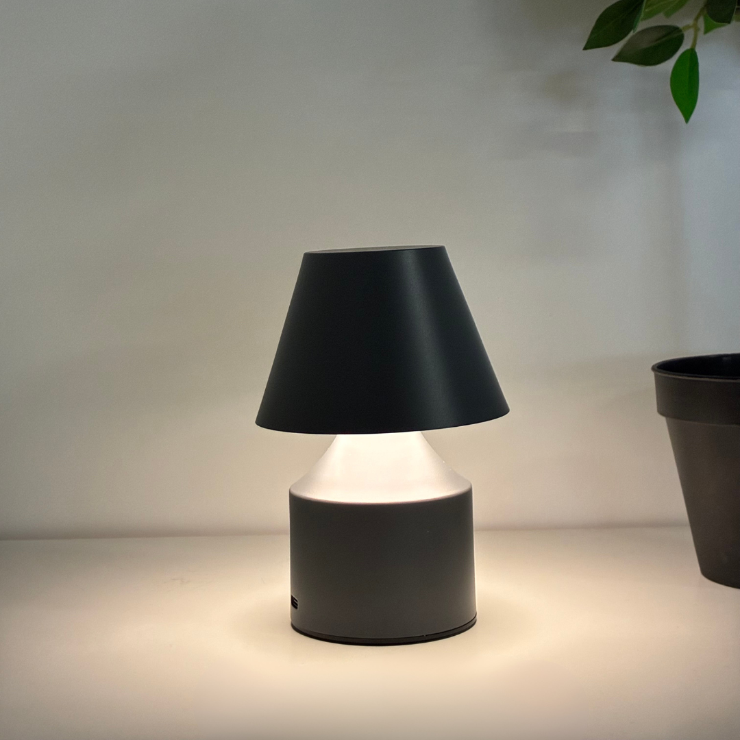 sovrumslampa, bordslampa vardagsrum, bordslampa sovrum, svart bordslampa, portabel bordslampa, snygg bordslampa, bordsbelysning svart,