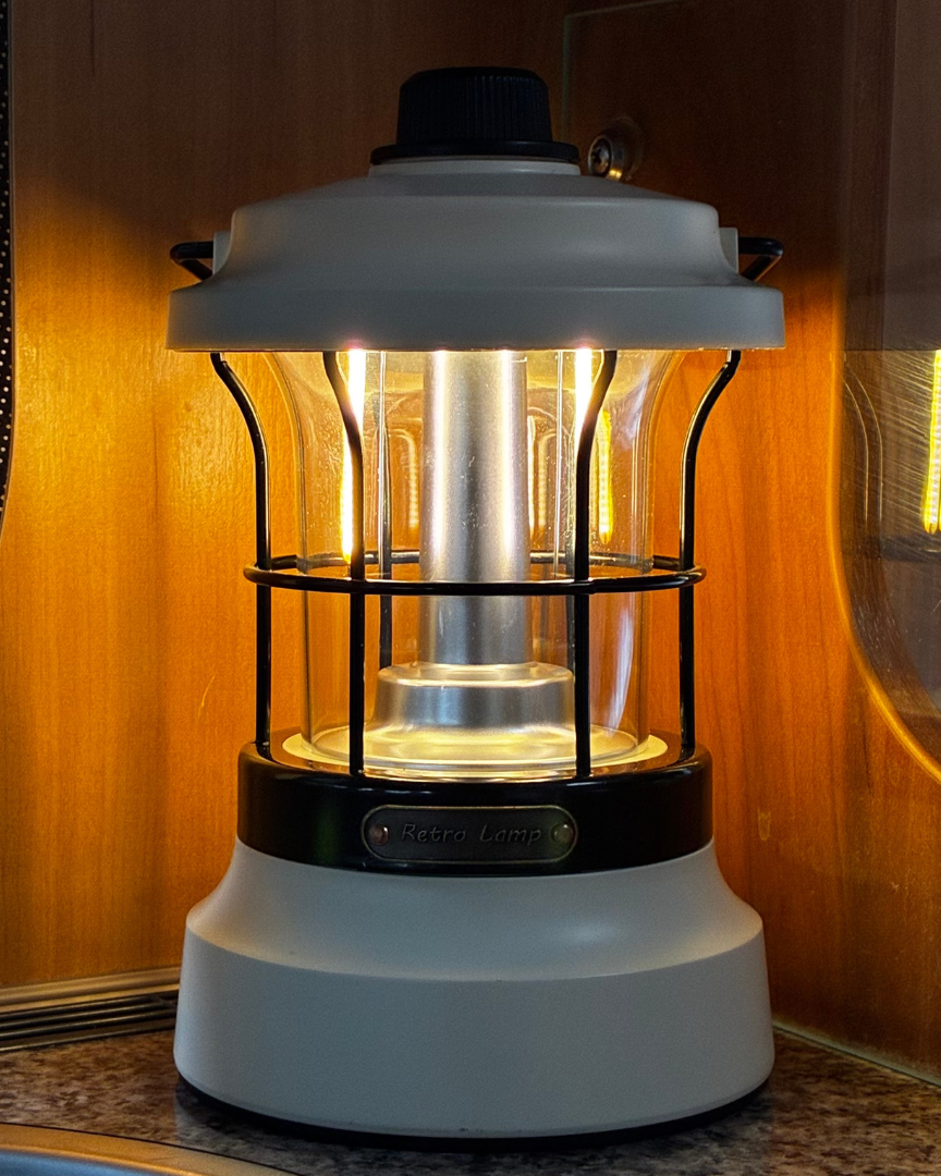 husvagnslampa, lampa husvagnen, lampa husbilen, tältlampa, tältbelysning, lampa tältet, campinglampa, camping lampor,
