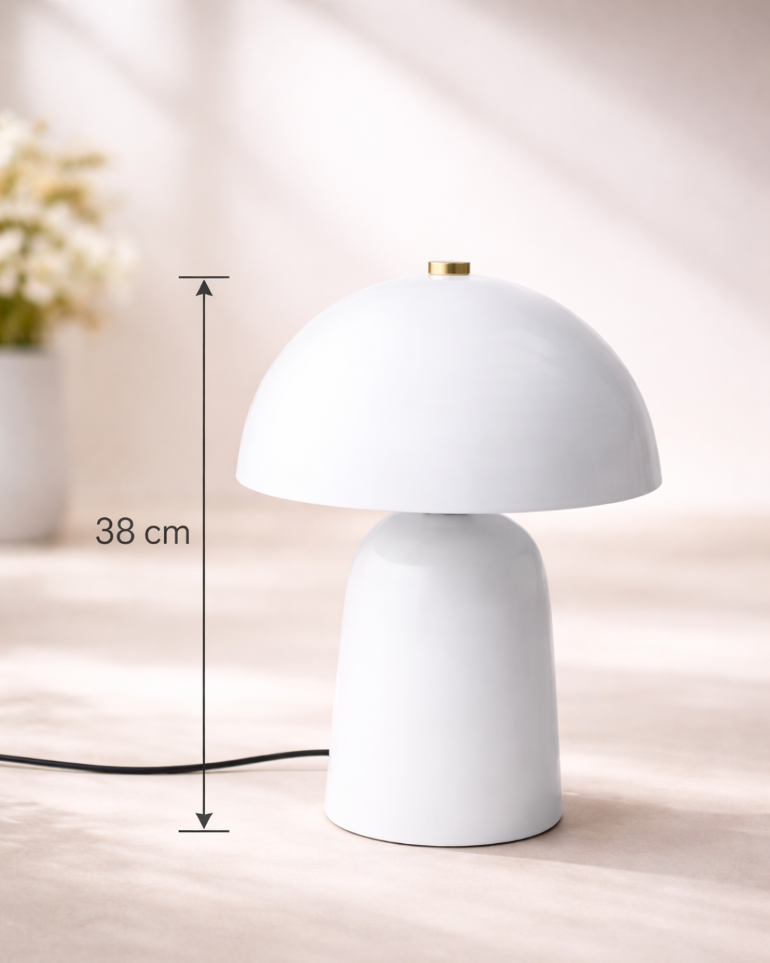 Svampformad designlampa. Mellan vit svamplampa 38 cm – modern bordslampa i järn. 