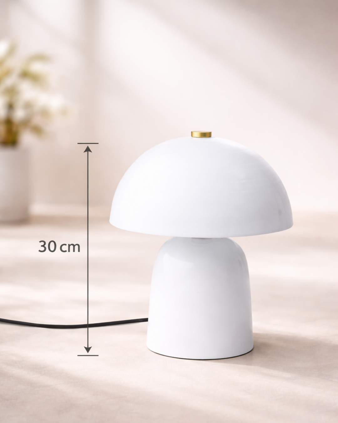 Vit fungo svamplampa liten 30 cm – modern bordslampa i svampform. design bordslampa för sängbord