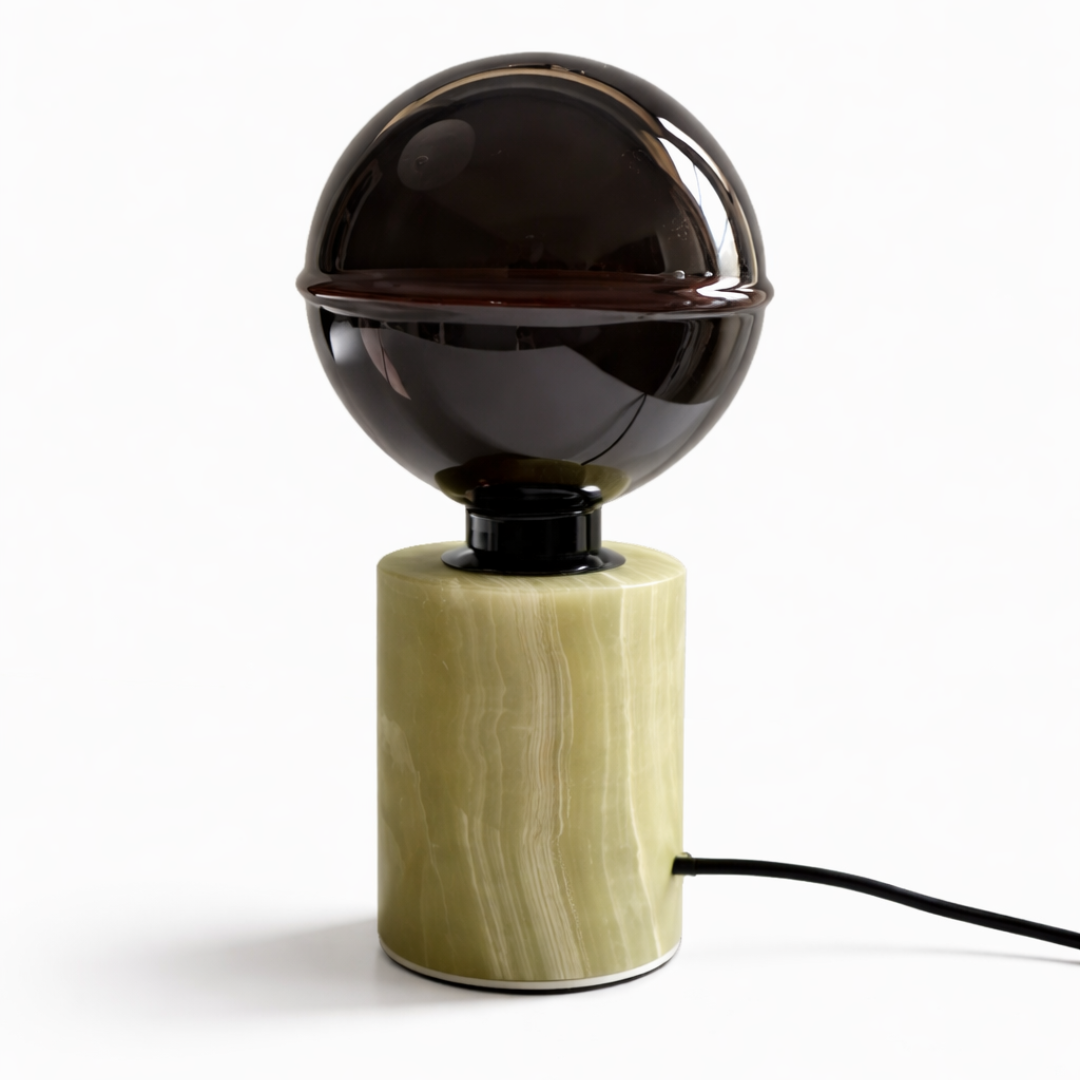 Bordslampa i jade med LED glob och naturstensfot