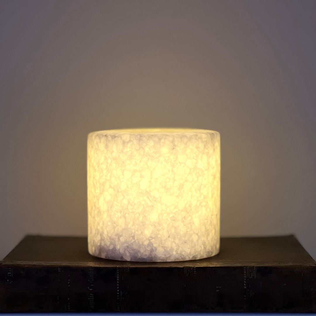 marmorlampa, bordslampa marmor, stilig bordslampa, snygg bordslampa, lampa i sten, marmorsten lampa, lysande marmor,