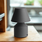 svart bordslampa, mysig bordslampa, stilren lampa, snygg bordslampa, trådlös svart bordslampa,
