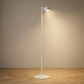 Vit uppladdningsbar golvlampa med dimbar LED och stilren design
